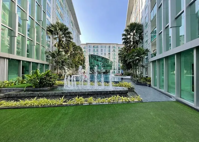 Stylish Condo With Blazing Fast Fiber Internet, Pool, Sauna, Steam Room, Gym - Guest Friendly